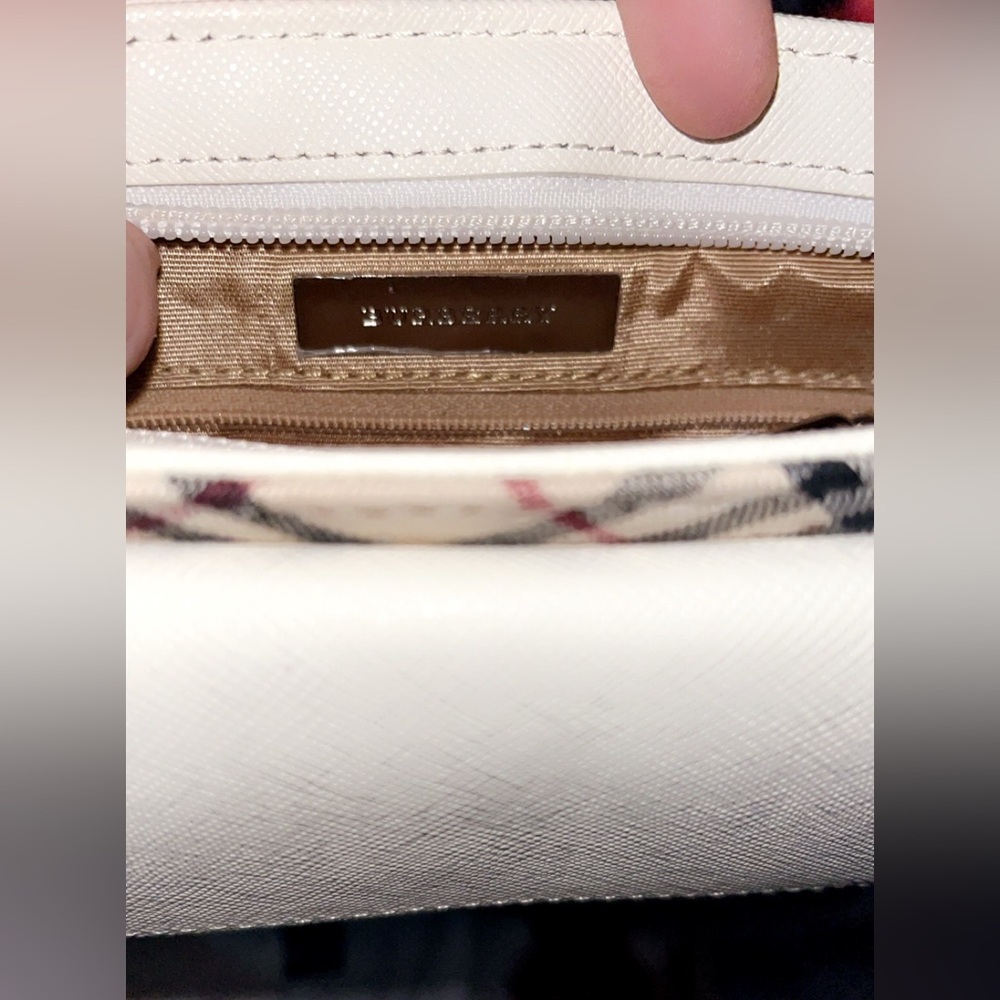 Burberry VINTAGE Beige and White Leather Nova Check Crossbody Bag
No call outs - Picture 5 of 7